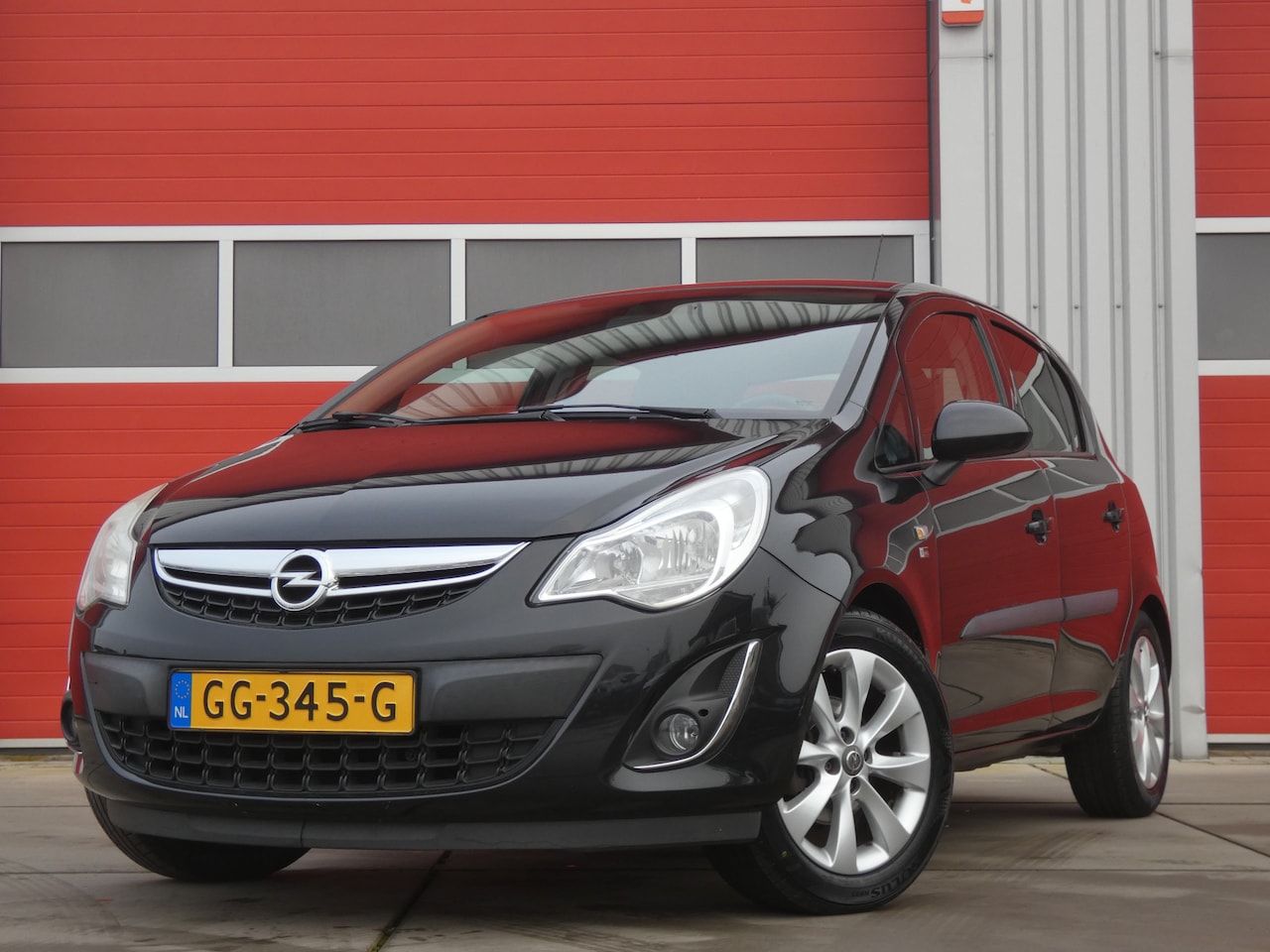 Opel Corsa - 1.2 EcoFlex Edition/ lage km/ zeer mooi! - AutoWereld.nl