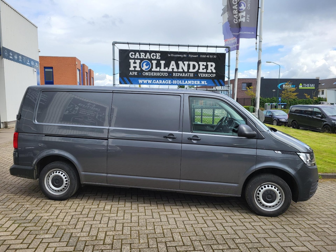 Volkswagen Transporter - 2.0 TDI L2H1 28 Economy Business 2.0 TDI L2H1 28 Economy Business - AutoWereld.nl