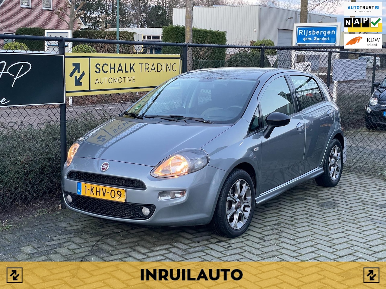 Fiat Punto Evo - 0.9 TwinAir Lounge|NAP|NW APK|Trekhaak|Airco - AutoWereld.nl