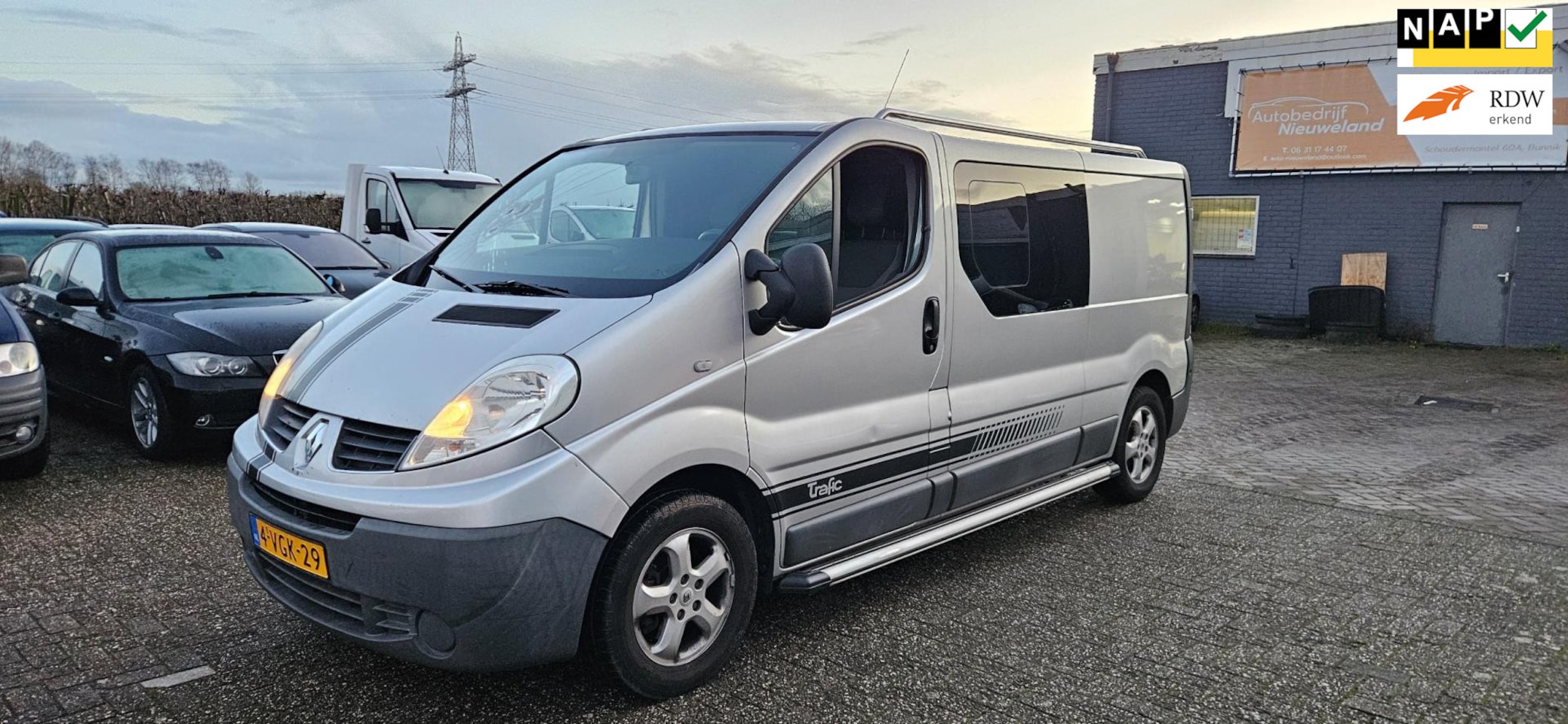 Renault Trafic - Techline 2.0 dCi T29 L2H1 Dubbel cabine vivaro - AutoWereld.nl