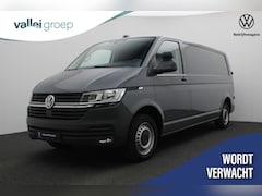 Volkswagen Transporter - 2.0 TDI 110PK L2H1 28 | Trekhaak | 3-zits | Parkeersensoren achter | Apple Carplay / Andro