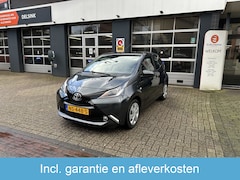 Toyota Aygo - 1.0 VVT-i x-play All-in Prijs Airco/Camera/Navi/Bluetooth/Carplay, Android auto