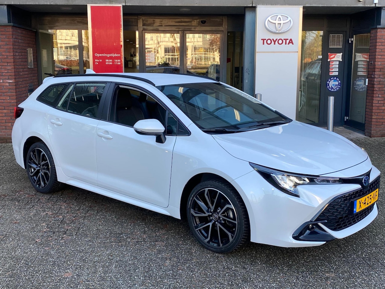 Toyota Corolla Touring Sports - 1.8 HYBRID 140 ACTIVE APPLE/ANDROID NAVI CAMERA 16"LMV NAVIGATIE FACELIFT-MODEL - AutoWereld.nl