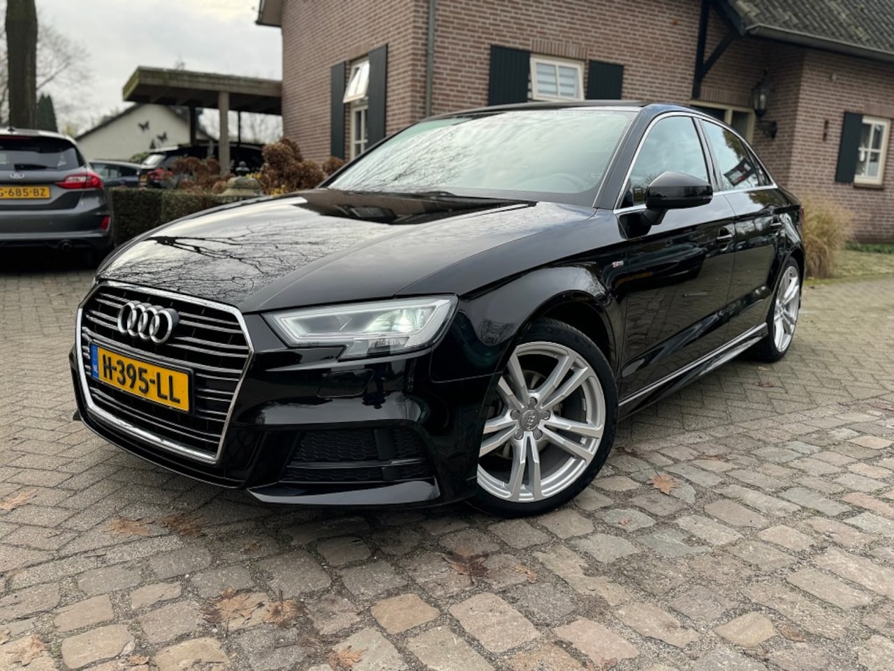 Audi A3 Limousine - 30 TFSI Sport S Line Edition ecc,1/2leer,lmv,navi,lmv,led,pdc - AutoWereld.nl