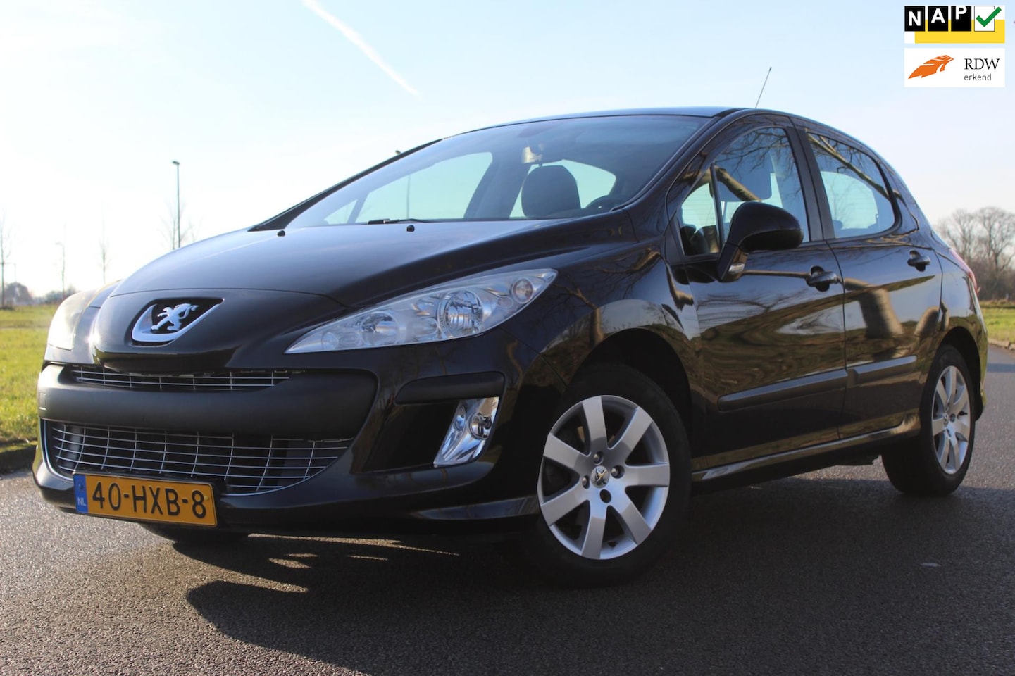 Peugeot 308 - 1.6 VTi XS 120 pk | 2e EIGENAARS AUTO | CLIMATE CONTROLE | CRUISE CONTROLE | TREKHAAK | LI - AutoWereld.nl