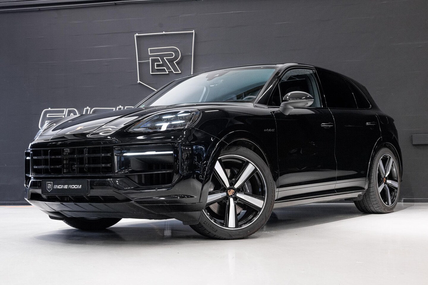 Porsche Cayenne - 3.0 E-Hybrid SportDesign | Pano | InnoDrive | Achterassturing | SportChrono| PASM | PDLS | - AutoWereld.nl