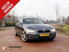 BMW 3-serie - 330e Sportline | Plug-in Hybride | Cruise Control | Parkeersensoren | Automaat |