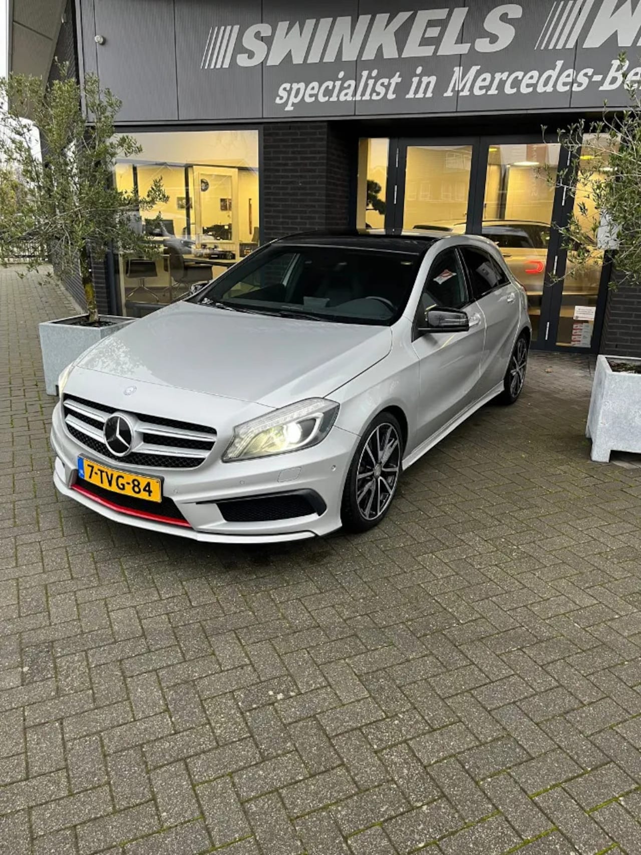 Mercedes-Benz A-klasse - 250 2.0 Sport Ambition, AMG line Automaat, Panoramadak - AutoWereld.nl