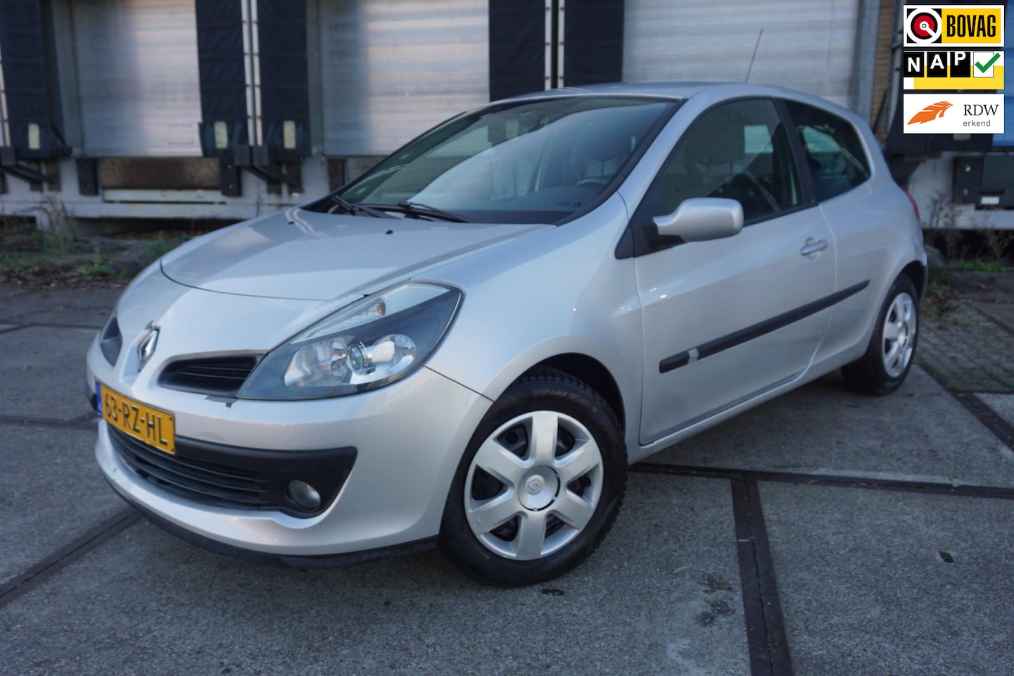 Renault Clio - 1.2-16V Team Spirit * Airco * - AutoWereld.nl