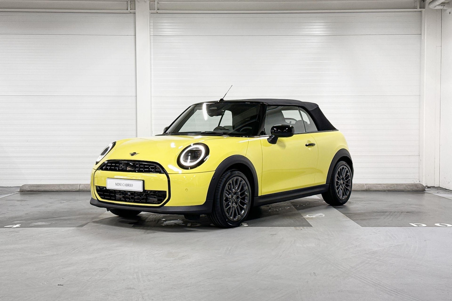 MINI Cabrio - Cooper C | Classic Uitvoering | Pakket M |  17" U-Spoke grey - AutoWereld.nl