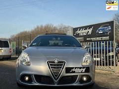 Alfa Romeo Giulietta - 2.0 JTDm Exclusive, Leder/Pano/ NL Auto