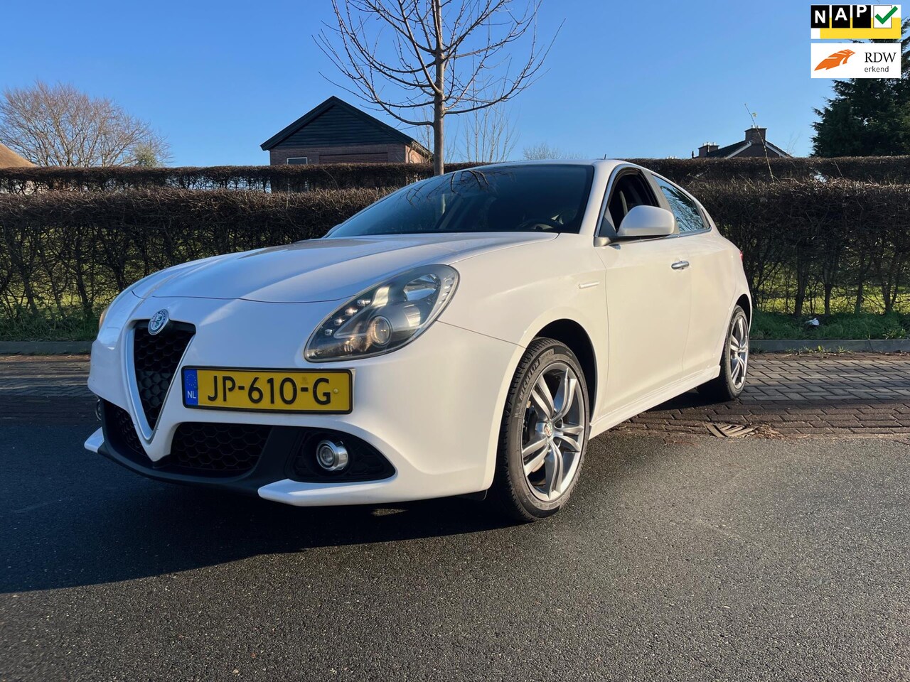 Alfa Romeo Giulietta - 1.4 Turbo MultiAir Super 1.4 Turbo MultiAir Super, Automaat, Navi, Led, Pdc - AutoWereld.nl