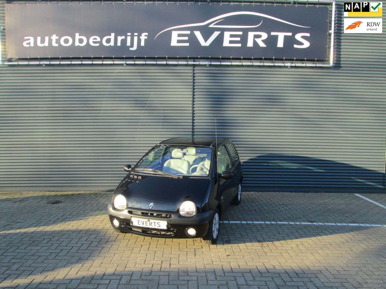 Renault Twingo - 1.2 Initiale 127713 Km Nap met Apk 03-01-2026 zeer nette complete liefhebbers auto meeneem - AutoWereld.nl