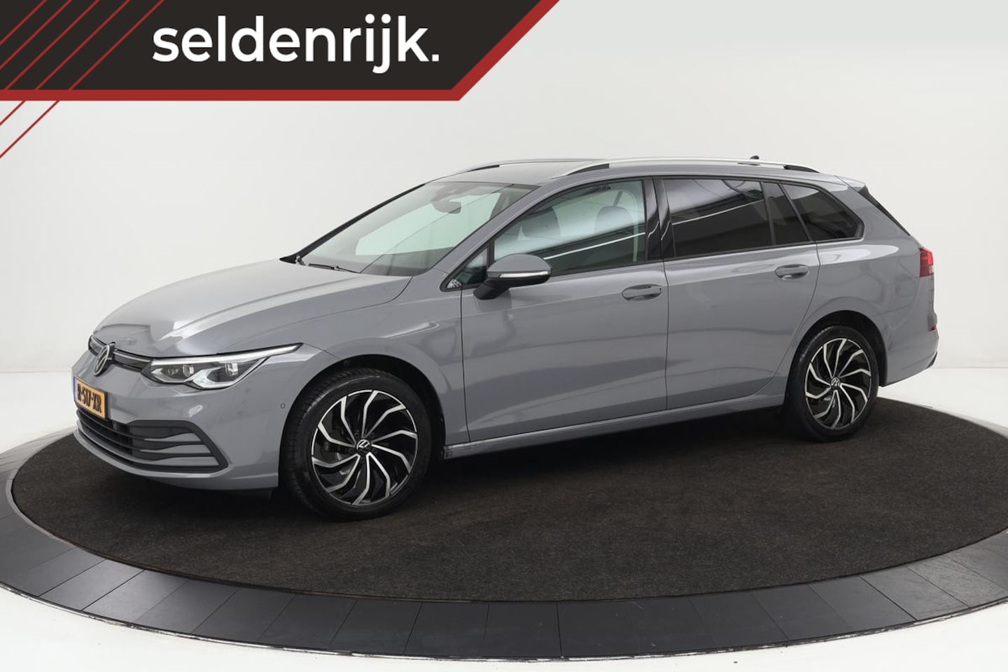 Volkswagen Golf Variant - 1.0 eTSI Life | Stoel & stuurverwarming | Camera | Full LED | Memory | Sfeerverlichting | - AutoWereld.nl