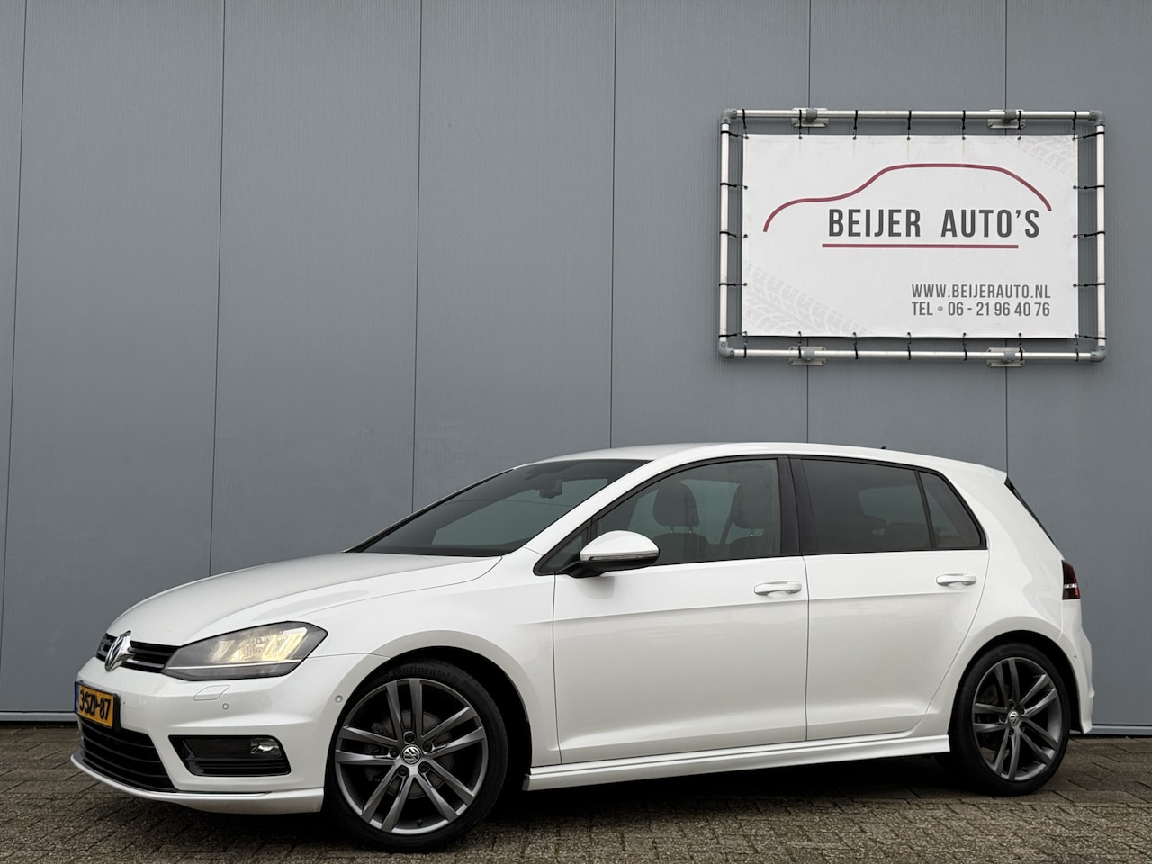 Volkswagen Golf - 1.4 TSI ACT Highline Automaat R-Line/Navigatie. - AutoWereld.nl