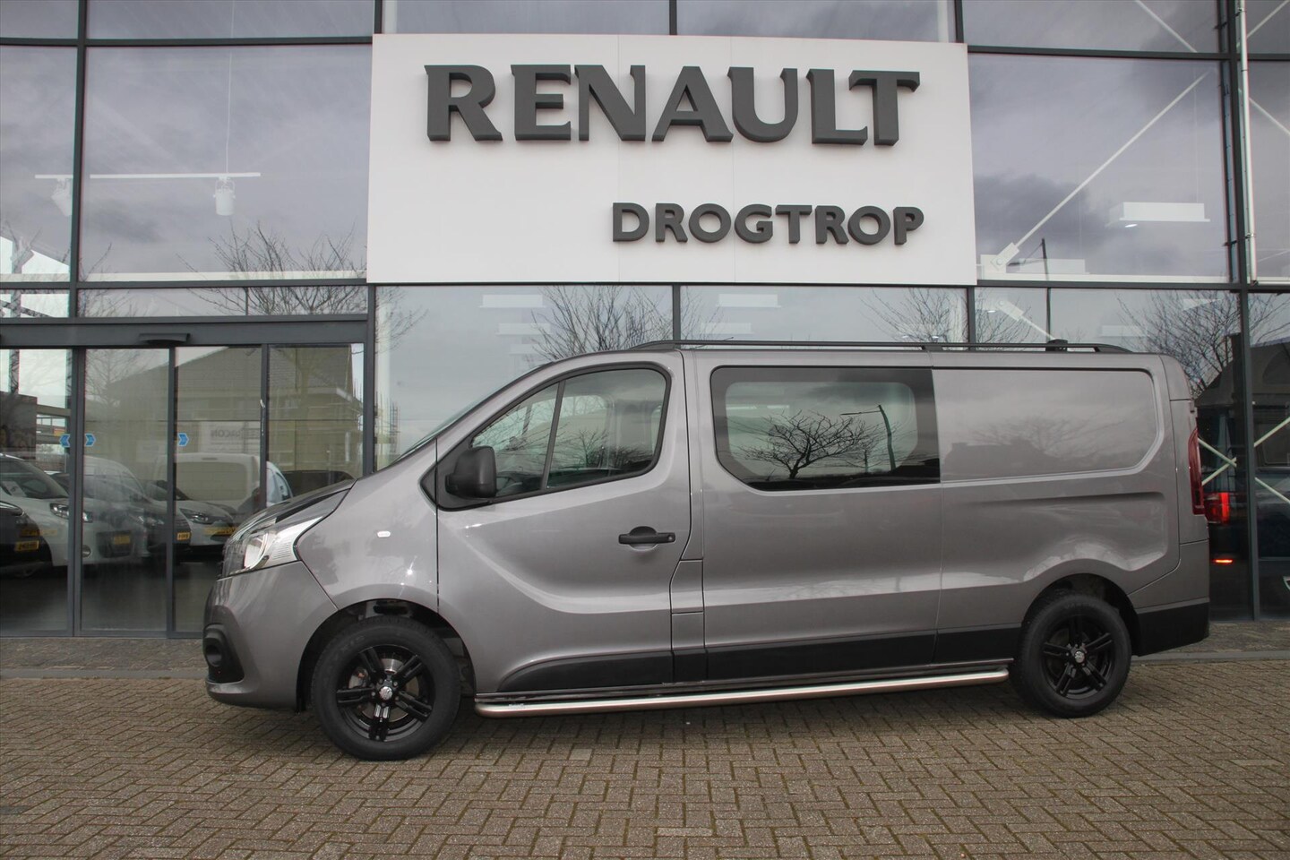 Renault Trafic - 125PK-DUBB.CABINE-111DKM-AIRCO-NAVI-CRUISE-TREKH- - AutoWereld.nl