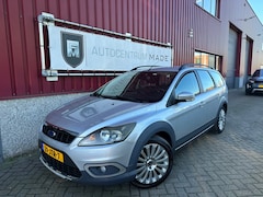 Ford Focus Wagon - 1.6 Titanium // 130 DKM NAP // Navi // Clima // PDC // Trekhaak