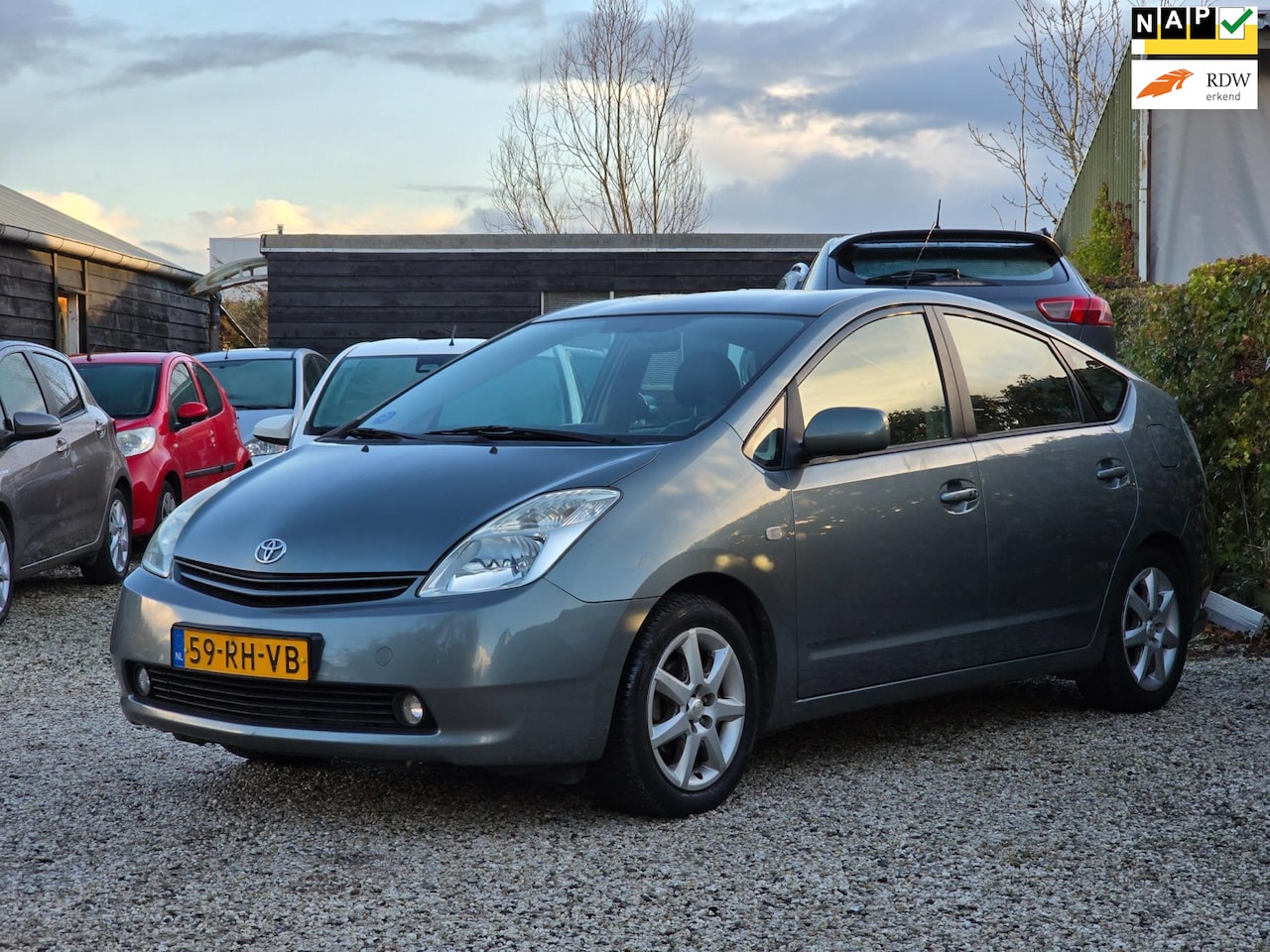 Toyota Prius - 1.5 VVT-i Tech Edition Leer/Navigatie/Youngtimer - AutoWereld.nl