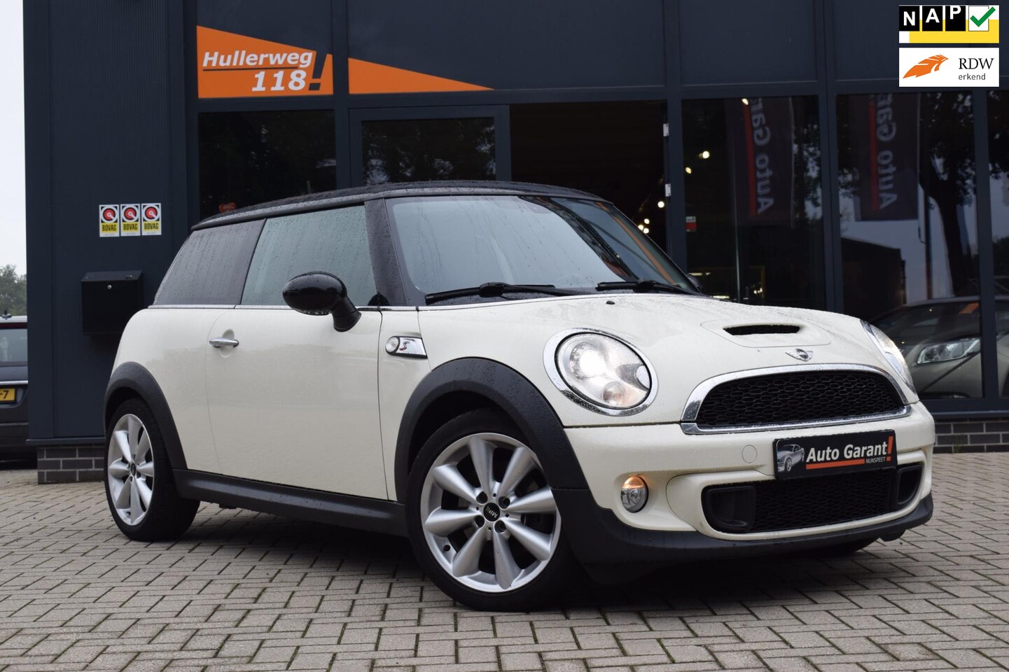 MINI Cooper S - Mini 1.6 Chili/xenon/navi/panoramadak - AutoWereld.nl