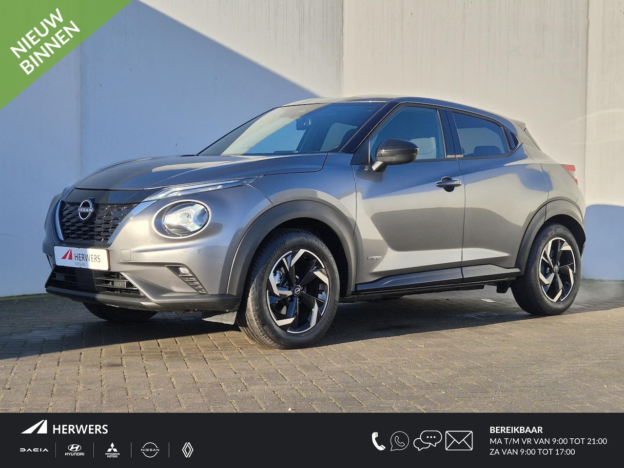 Nissan Juke - 1.6 Hybrid N-Connecta Automaat Stuur- en Stoelverwarming / Trekgewicht 750 kg / Apple Carp - AutoWereld.nl