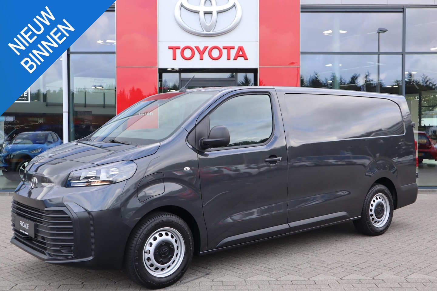 Toyota PROACE Long Worker - CHALLENGER 75KWH ELECTRIC 3-PERS APPLE/ANDROID CRUISE P-SENSOREN DAB+ NIEUW UIT VOORRAAD L - AutoWereld.nl