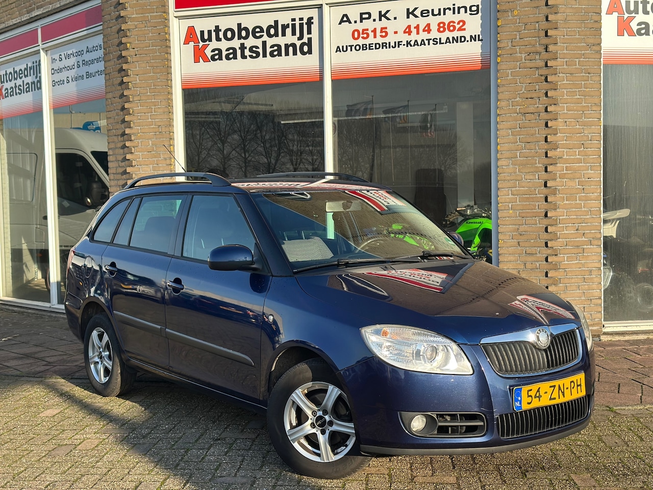 Skoda Fabia Combi - 1.6-16V Elegance - cruise - Trekhaak - Clima - AutoWereld.nl