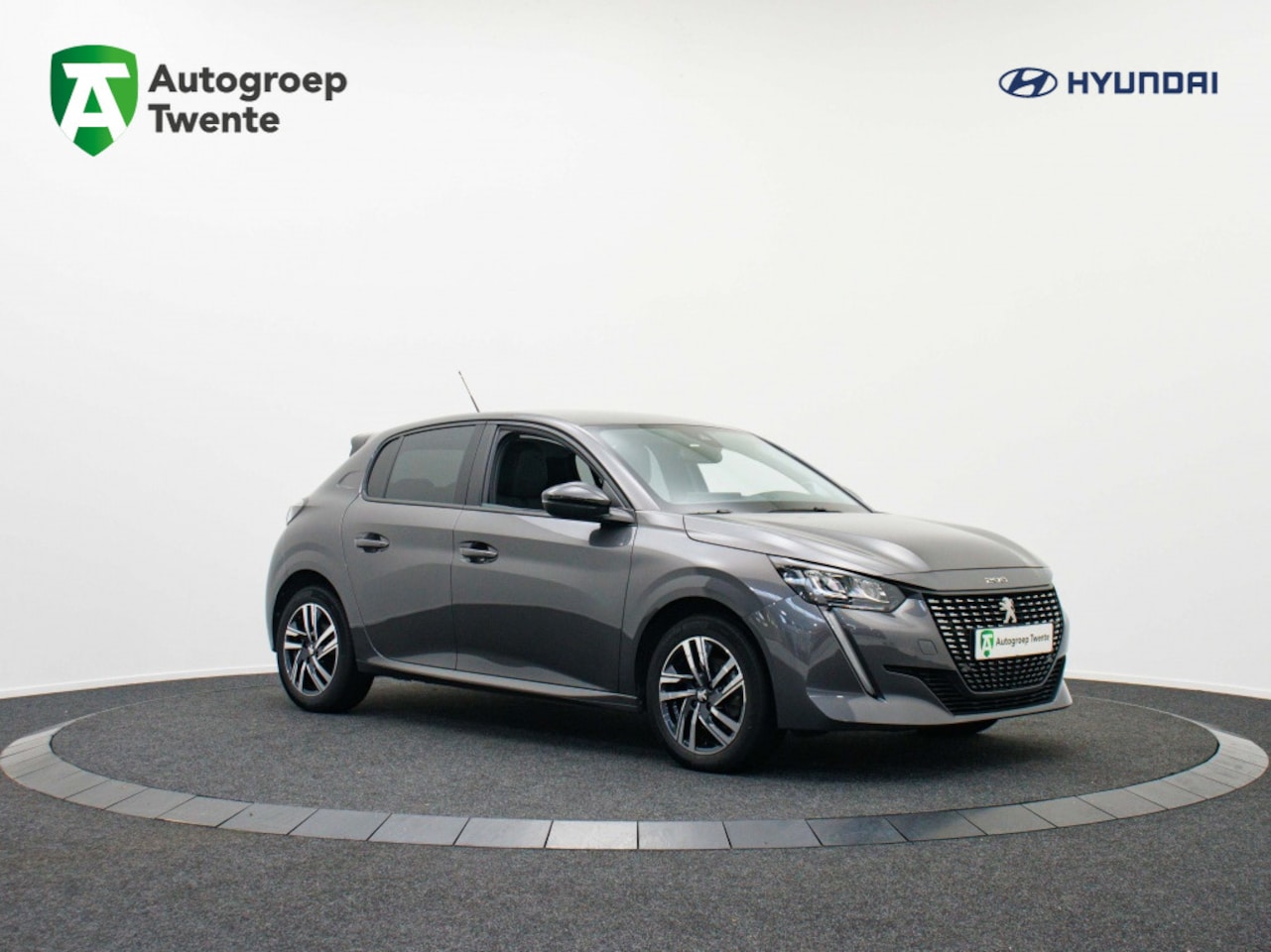 Peugeot 208 - 1.2 PT Allure Pack | Navigatie | Private lease 399 p.m. - AutoWereld.nl