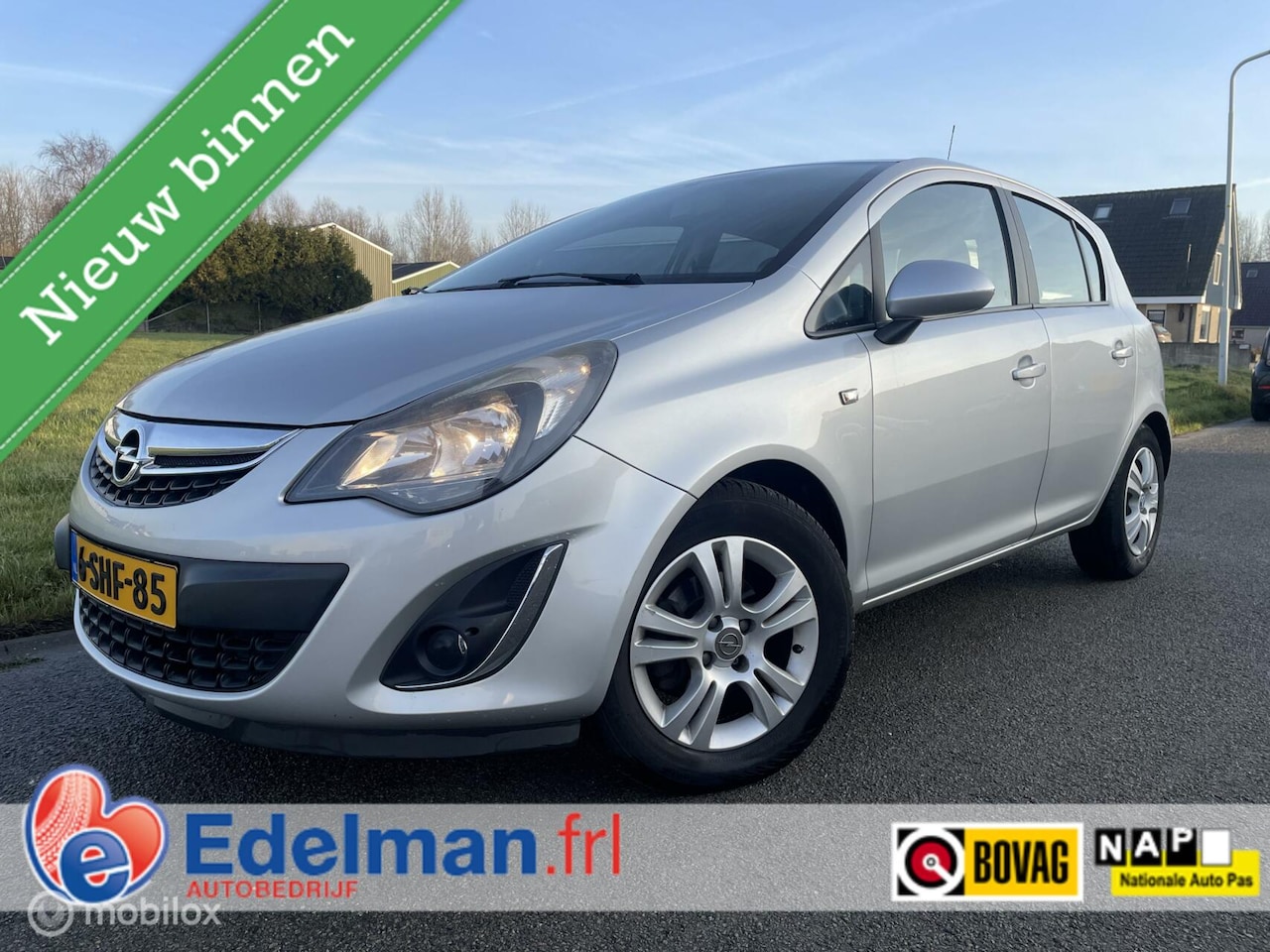 Opel Corsa - 1.4-16V | PDC | Verwarmd stuurwiel en voorstoelen - AutoWereld.nl