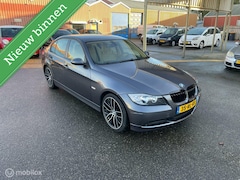 BMW 3-serie - 320i Dynamic Executive