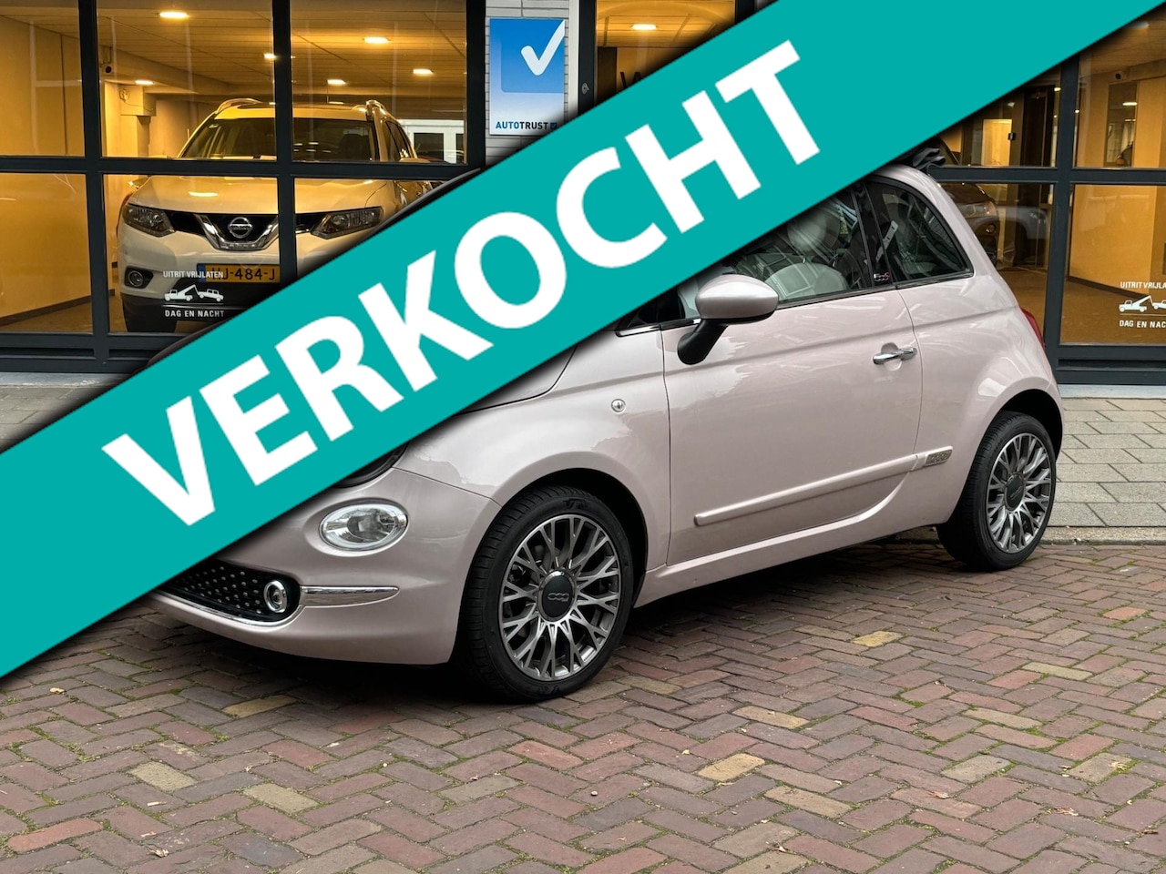 Fiat 500 - 1.2 Rockstar CABRIOLET AUTOMAAT | AIRCO | LED | APPLECARPLAY | 1/2 LEDER | PDC | BLUETOOTH - AutoWereld.nl