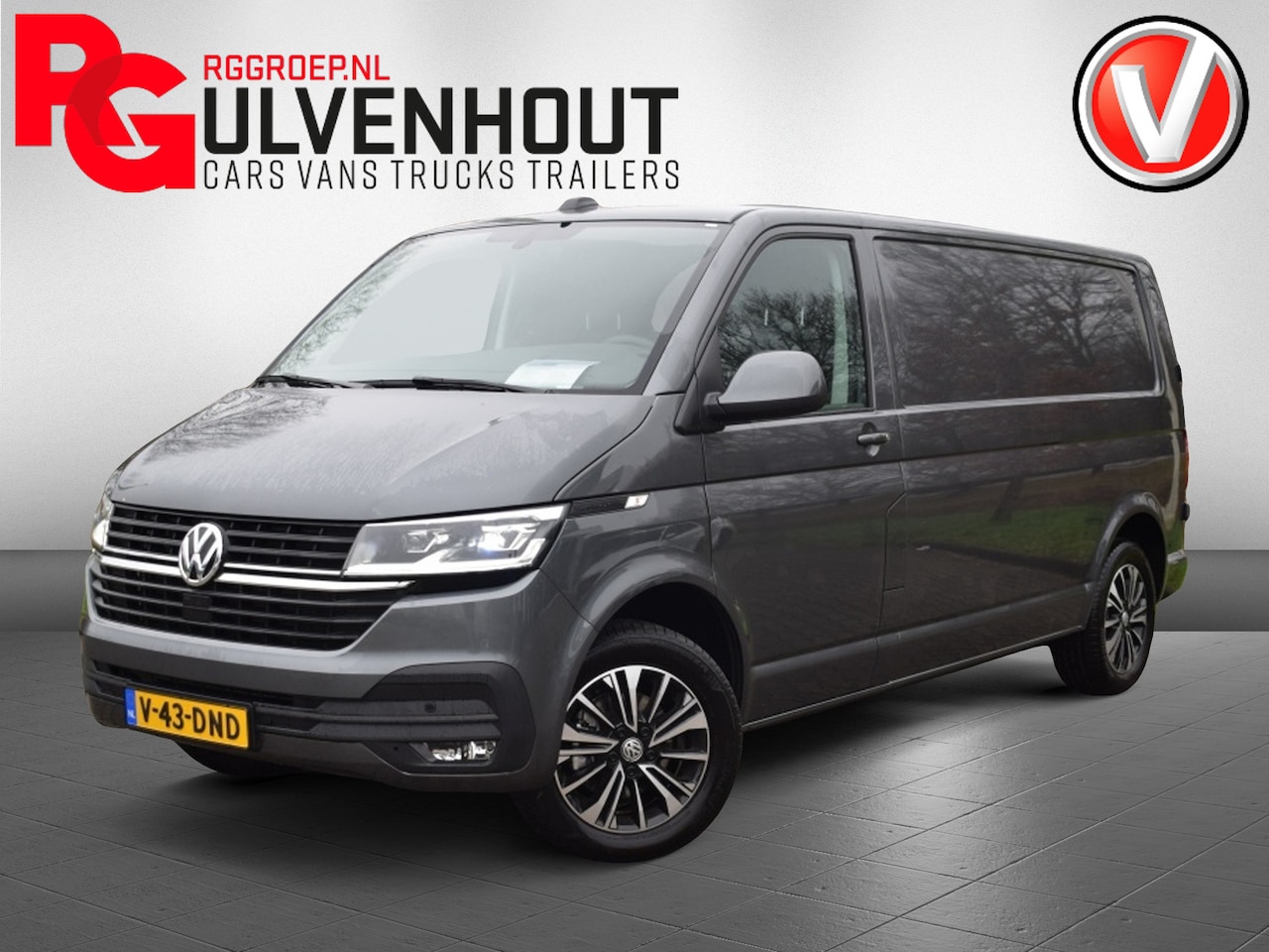 Volkswagen Transporter - T6.1 Highline 2.0 TDI 150 PK L2H1 AUTOMAAT | INCL. BETIMMERING! - AutoWereld.nl