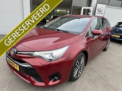 Toyota Avensis Touring Sports - 1.8 Aut. VVT-i Executive | Trekhaak tot 1.600kg | Cruise | Navigatie | Schitterende kleur