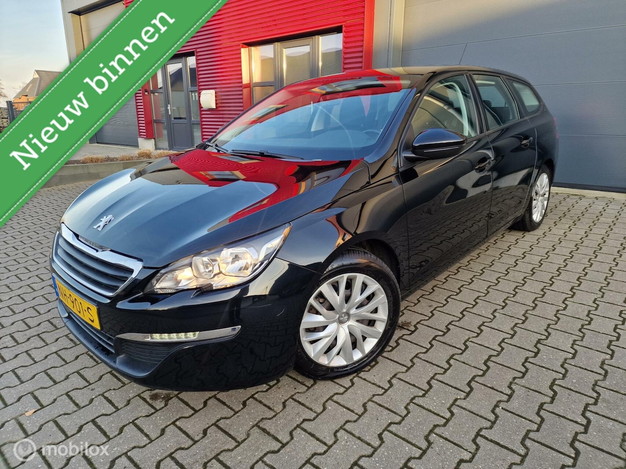 Peugeot 308 SW - 1.2 PureTech /Nwe APK bij levering/ Trekhaak - AutoWereld.nl