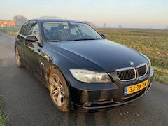 BMW 3-serie - 318i High Executive