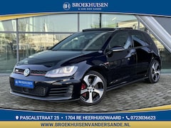 Volkswagen Golf - 2.0 TSI GTI Performance 230pk Automaat / Panoramadak / Leder / Stoelverwarming