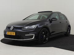 Volkswagen Golf - 1.4 TSI GTE 204pk | Cruise control | Navigatie | Panorama dak | Lederbekleding | Camera ac