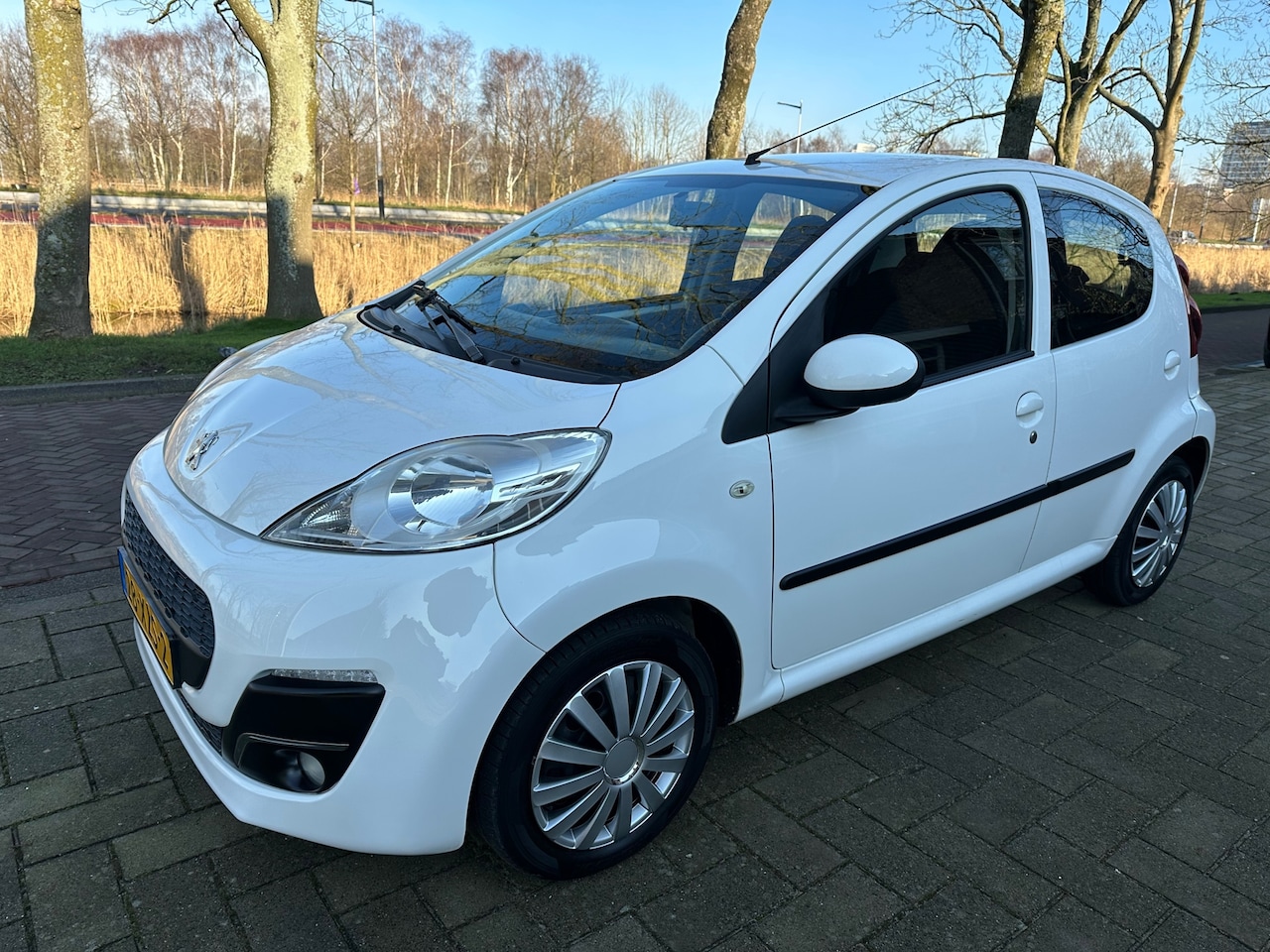 Peugeot 107 - 1.0 Active Airco 1e eigenaar - AutoWereld.nl