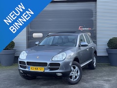 Porsche Cayenne - 3.2 | Panoramadak | Climate Control | Luchtvering | Lichtmetalen Velgen | Lederen Bekledin