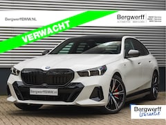 BMW 5-serie - 550e xDrive M-Sport Pro - Pano - Stoelventilatie - Carbon Exterieur - Harman Kardon