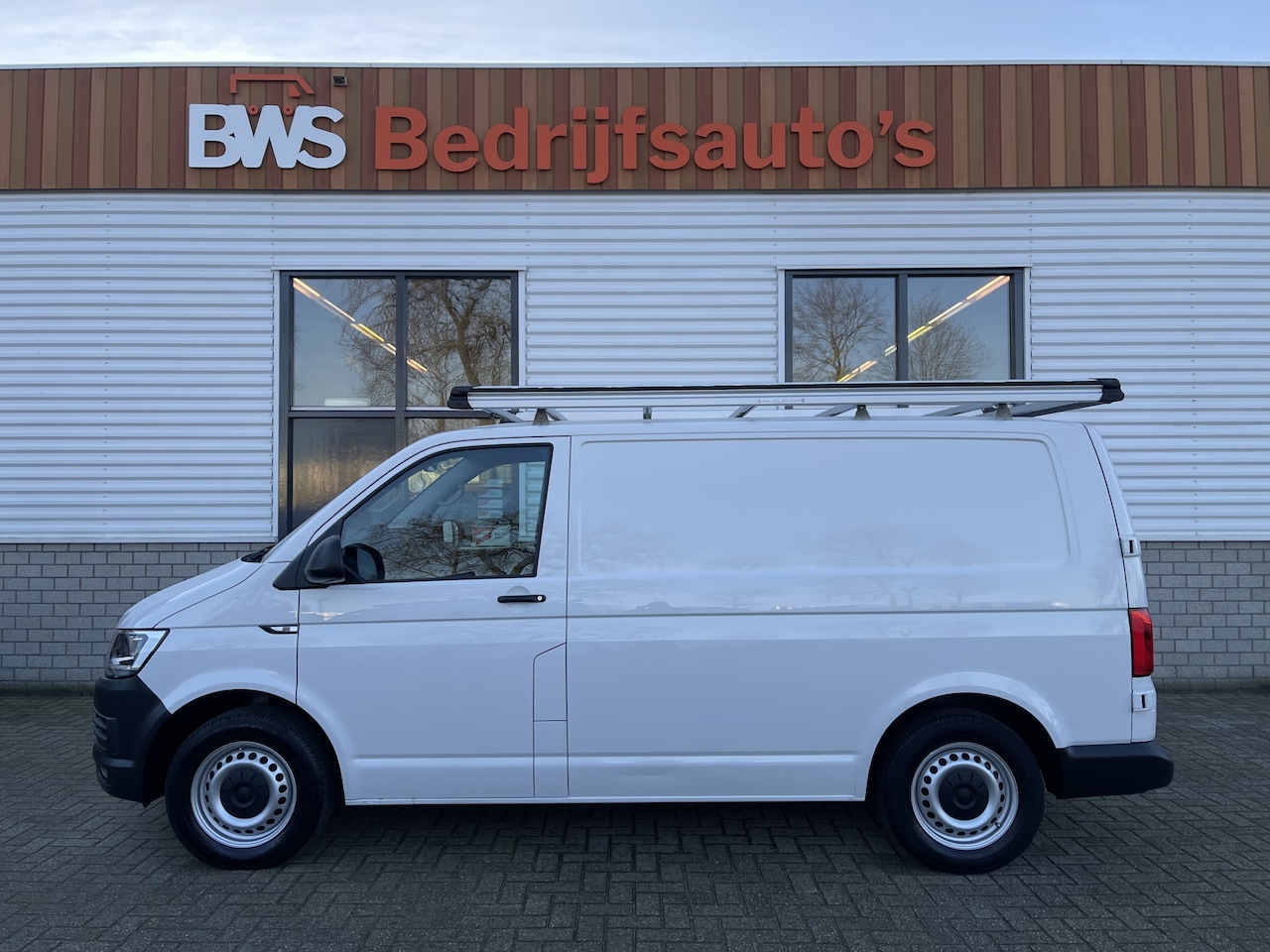 Volkswagen Transporter - 2.0 TDI L1H1 Comfortline / vaste prijs rijklaar € 16.950 ex btw / lease vanaf € 311 / Bott - AutoWereld.nl