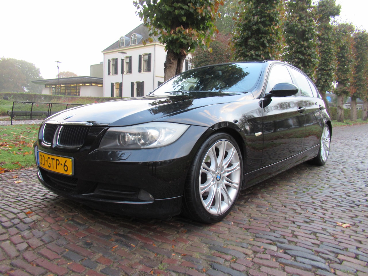 BMW 3-serie - 318i Executive Automaat Ecc Cruisecontrol Leer Sportinterieur PDC Xenon Lm Velgen***Apk t/ - AutoWereld.nl