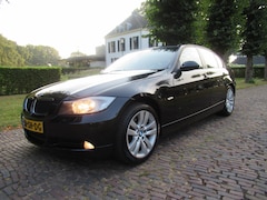 BMW 3-serie - 318i Dynamic Executive Ecc Cruisecontrol Leer/Stof Sportstoelen Pdc Isofix 6 Bak Lm Velgen