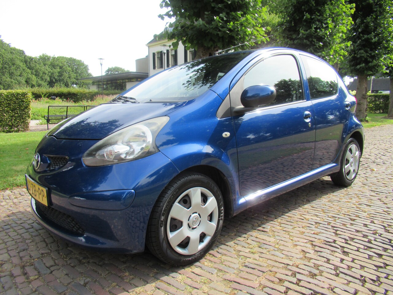 Toyota Aygo - 1.0-12V + Airco Stuurbekrachtiging 5 Drs Isofix Zuinige Auto***Dealer Onderhouden***Apk t/ - AutoWereld.nl