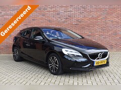 Volvo V40 - T2 122PK Nordic+ | Achteruitrijcamera | Trekhaak | Standkachel | on Call | Stoelverwarming