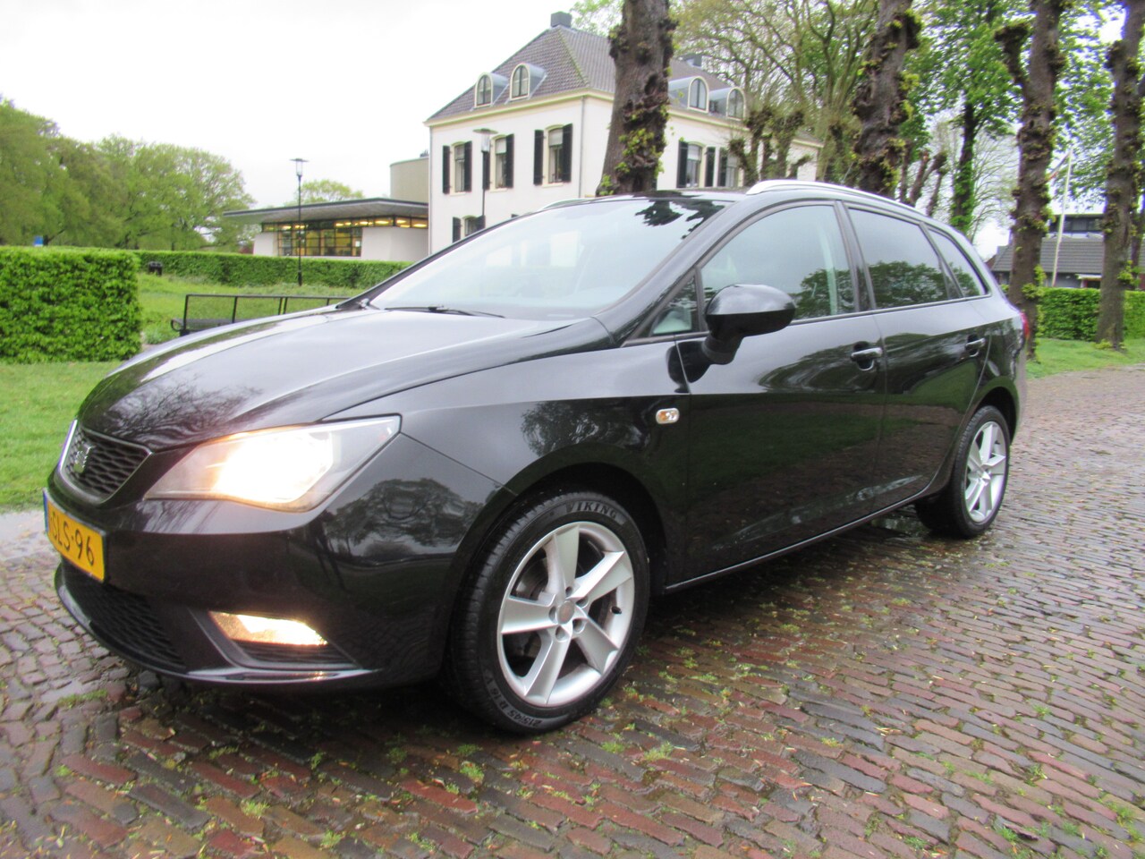 Seat Ibiza ST - 1.2 TSI Chill Out Plus Ecc Cruisecontrol Navigatie Pdc Lm Velgen***Dealer Onderhouden***Ap - AutoWereld.nl