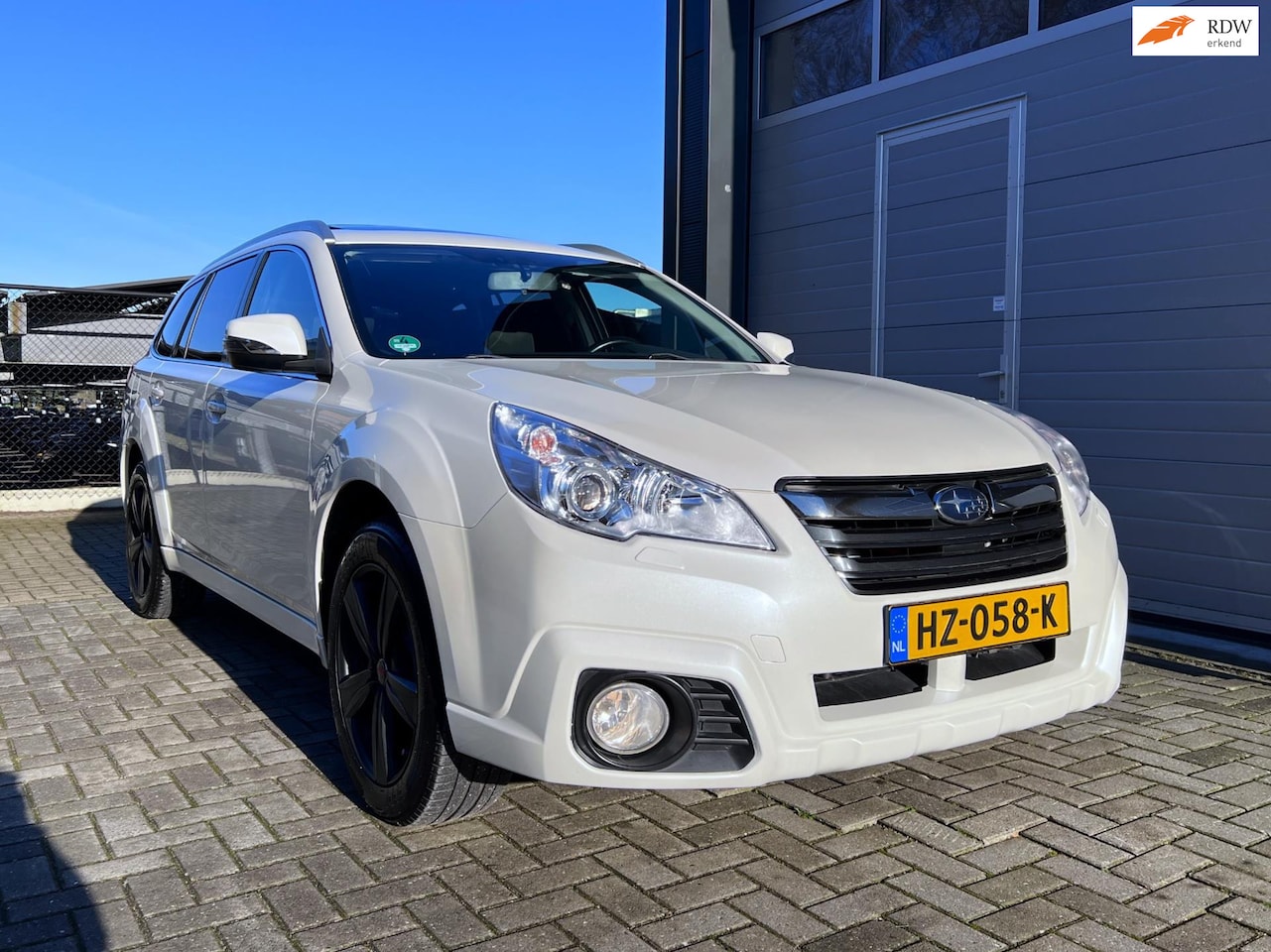 Subaru Outback - 2.5i-X Executive AWD - Schuif-/Kanteldak - Trekhaak (1.800 kg) - Cruise Control - Half Led - AutoWereld.nl