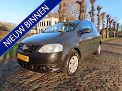 Volkswagen Fox - 1.2 Trendline Airco Stuurbekrachtiging*Dealer Onderhouden