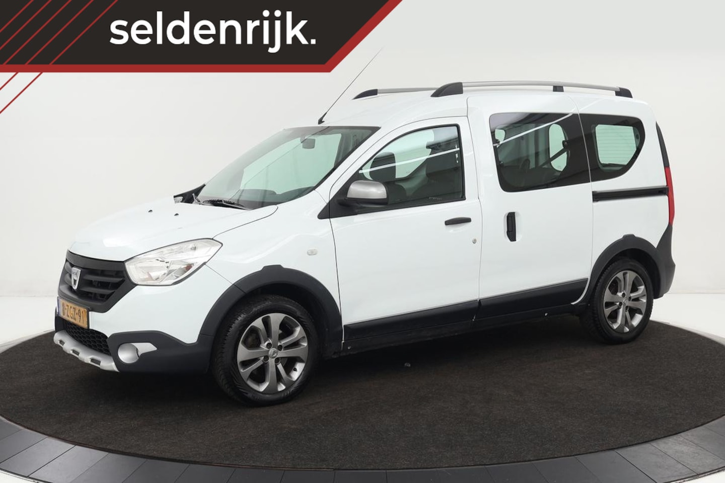 Dacia Dokker - 1.2 TCe Stepway | Navigatie | Cruise control | PDC | Airco | Bluetooth - AutoWereld.nl