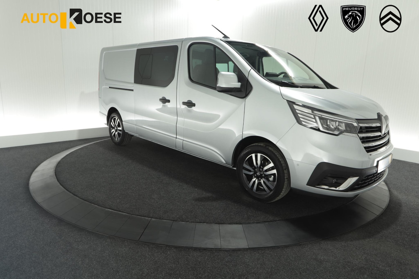 Renault Trafic - 2.0 Blue dCi EDC 170 T29 L2H1 Extra DC | Direct Leverbaar | Camera | Navigatie | Climate C - AutoWereld.nl