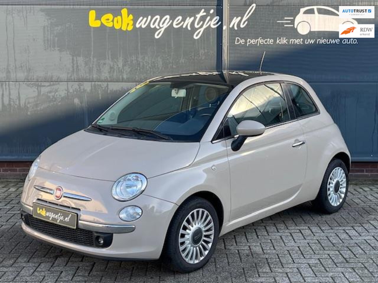 Fiat 500 - 1.2 Lounge *cappuccino *airco *panorama *lichtmet. - AutoWereld.nl